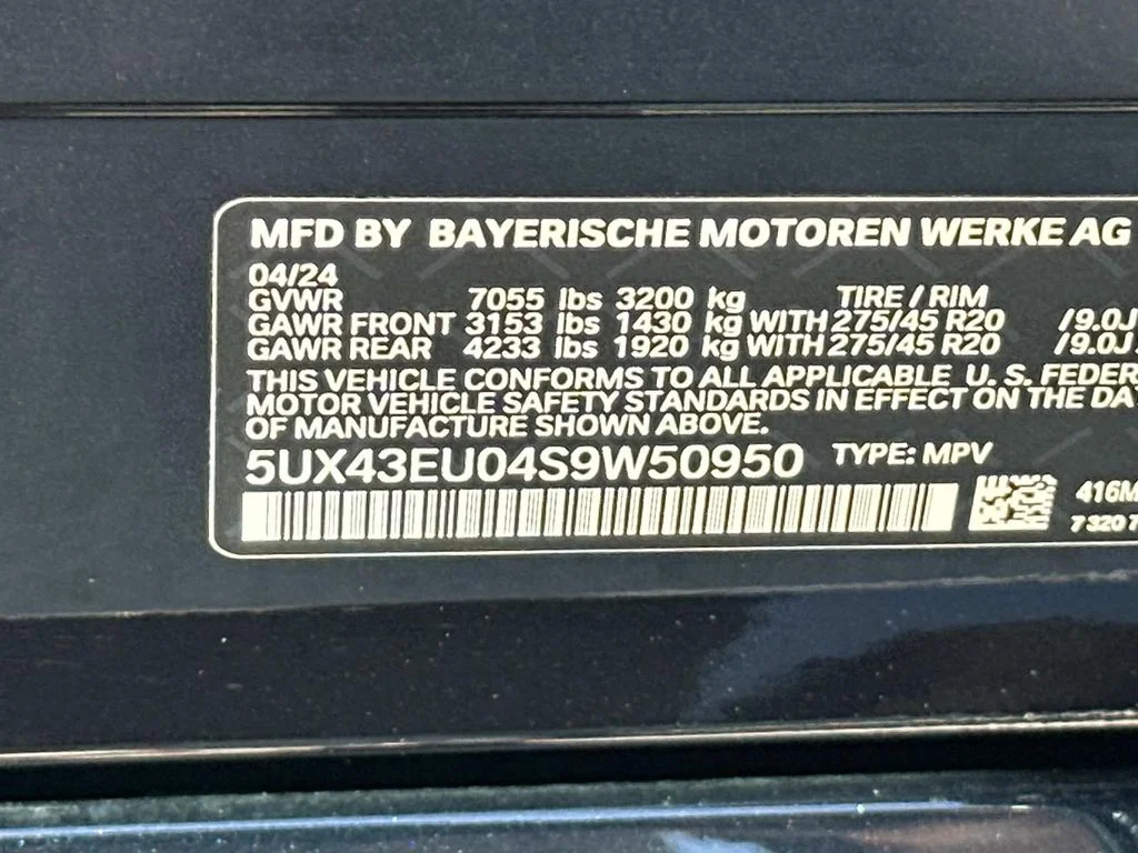 Used 2025 Black BMW xDrive50e image 30
