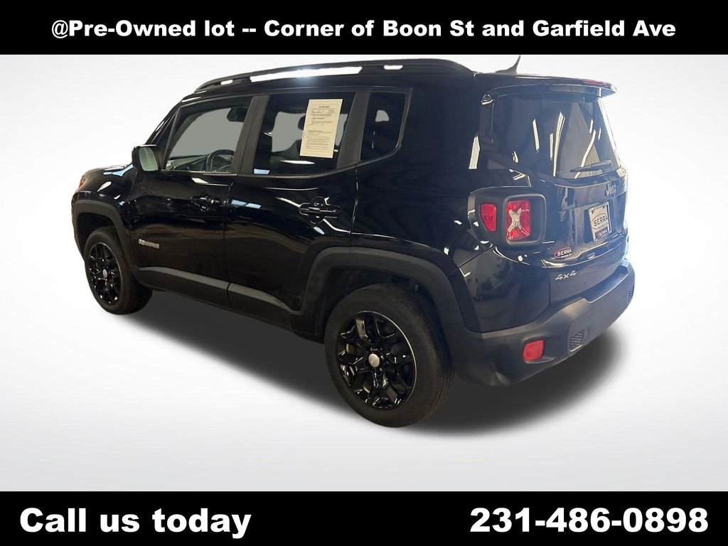 Used 2017 Black Jeep Latitude image 3