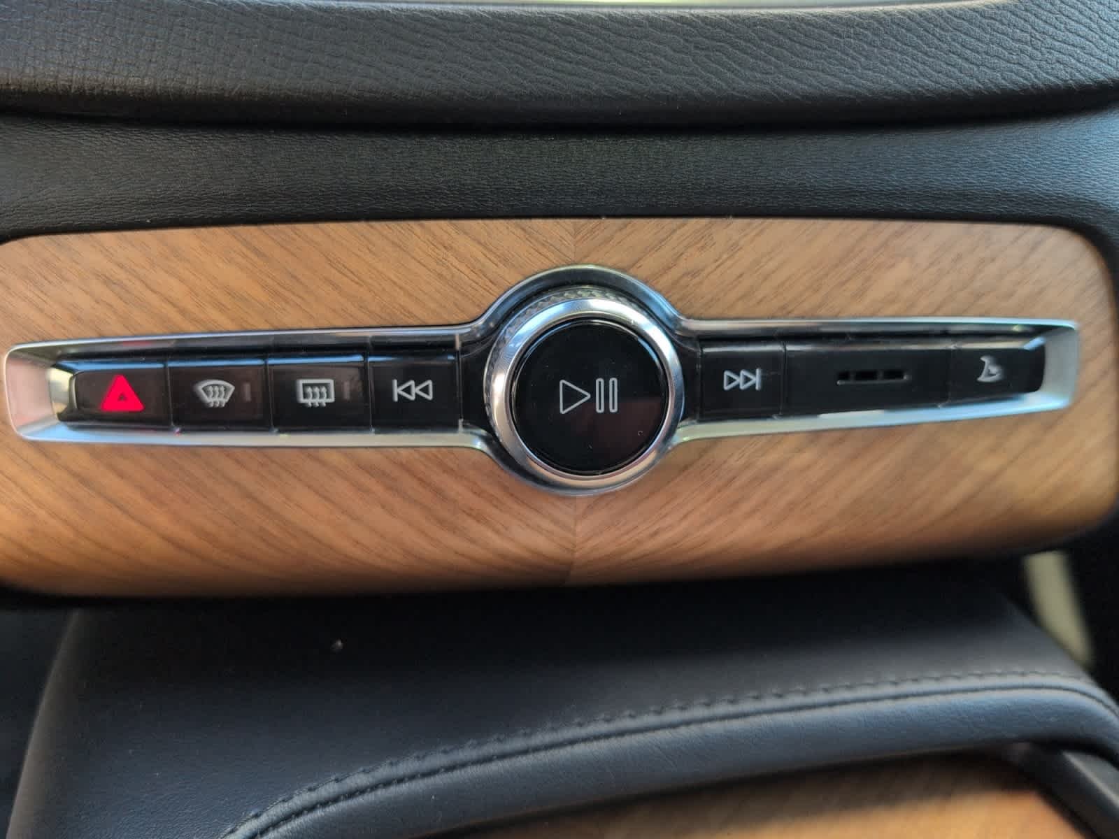 Used 2024 Silver Dawn Metallic Volvo Plus Bright Theme image 26