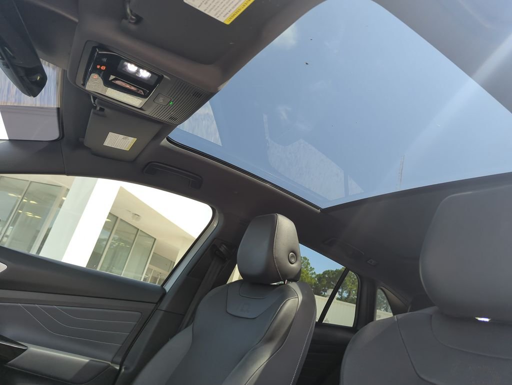 Used 2023 Silver Volkswagen Pro S image 28