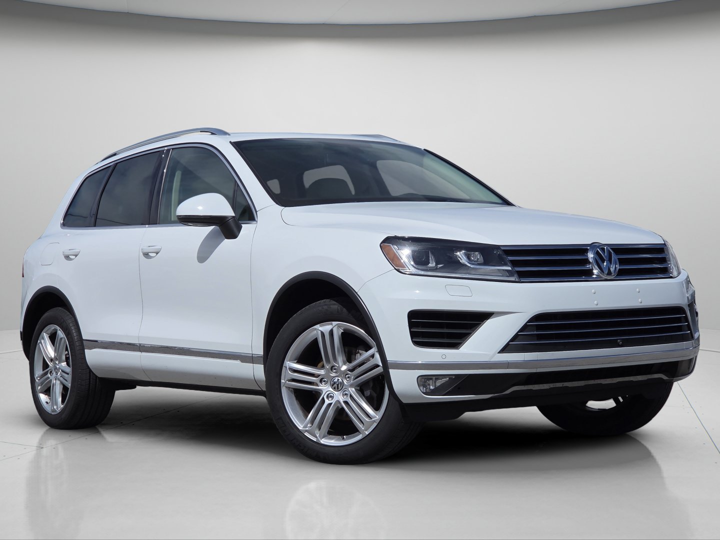 Used 2015 Volkswagen Touareg Executive with VIN WVGEF9BP9FD003902 for sale in Bountiful, UT