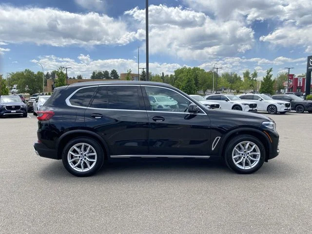 Used 2019 Black BMW xDrive40i image 6