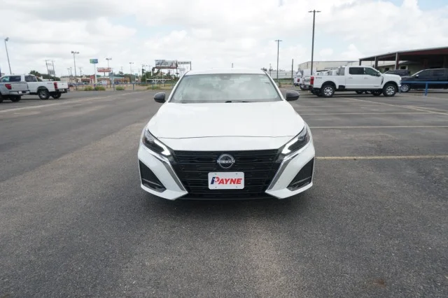 Used 2025 WHITE Nissan SV image 2