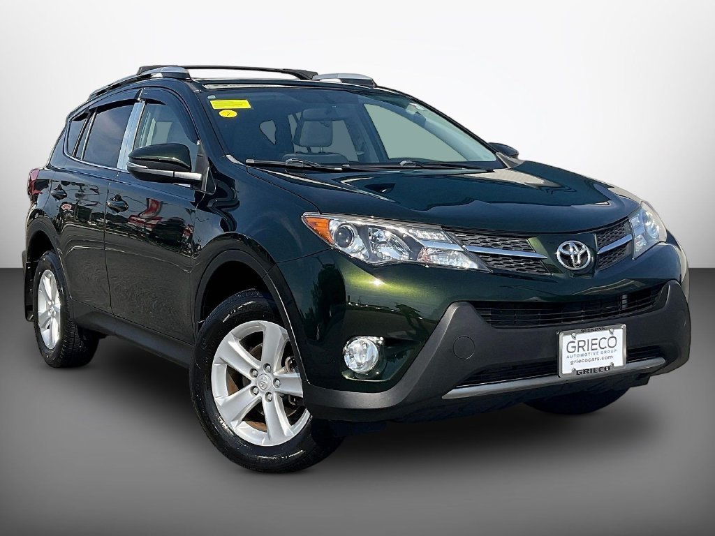 Used 2013 Green Toyota XLE image 1