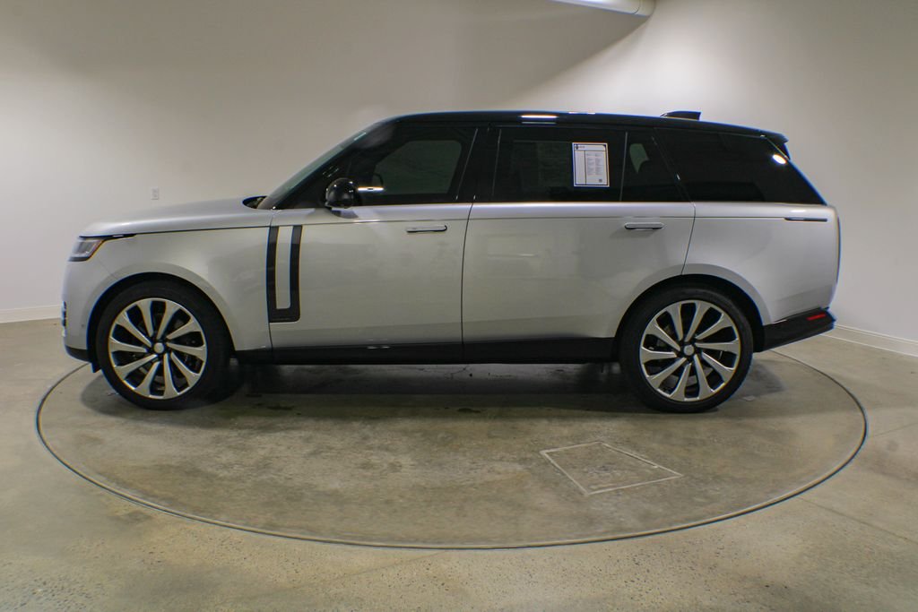 Certified Used 2025  Land Rover Autobiography image 3