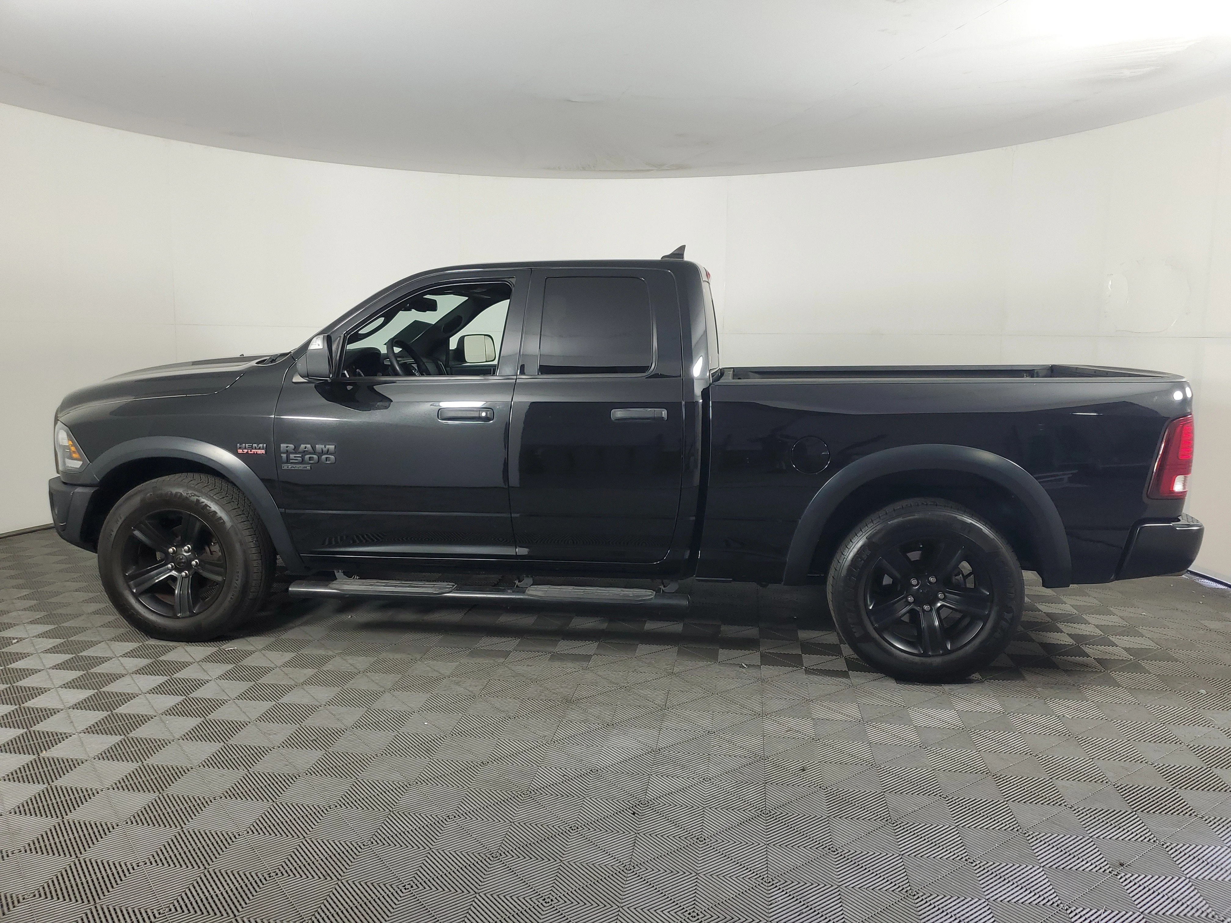 Used 2021 Diamond Black Crystal Pearlcoat Ram Warlock image 7