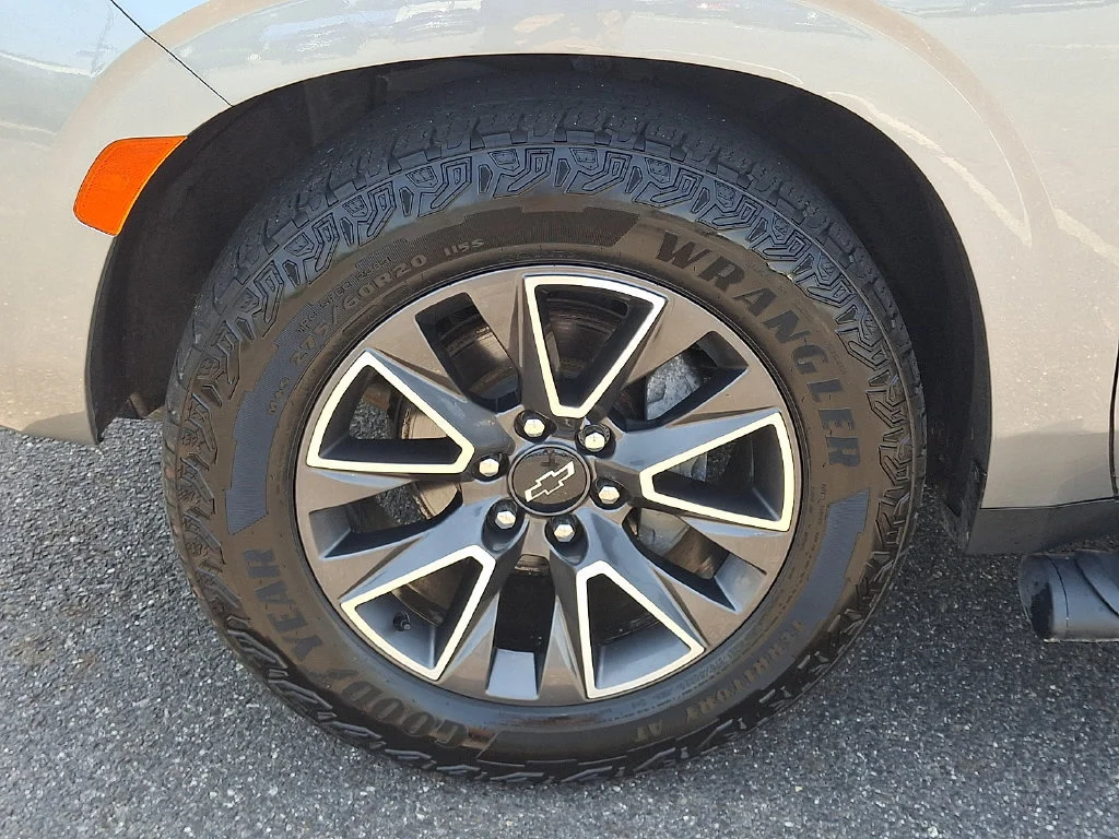 Used 2023 Sterling Gray Metallic Chevrolet Z71 image 29