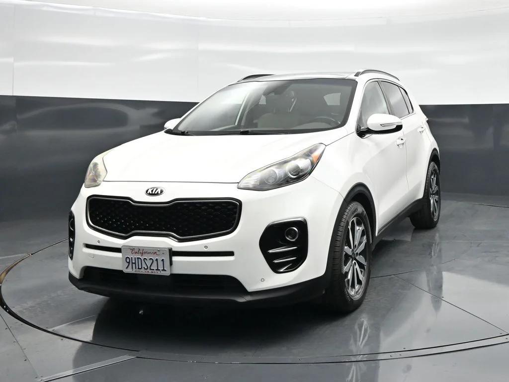 Used 2018 White Kia EX image 56