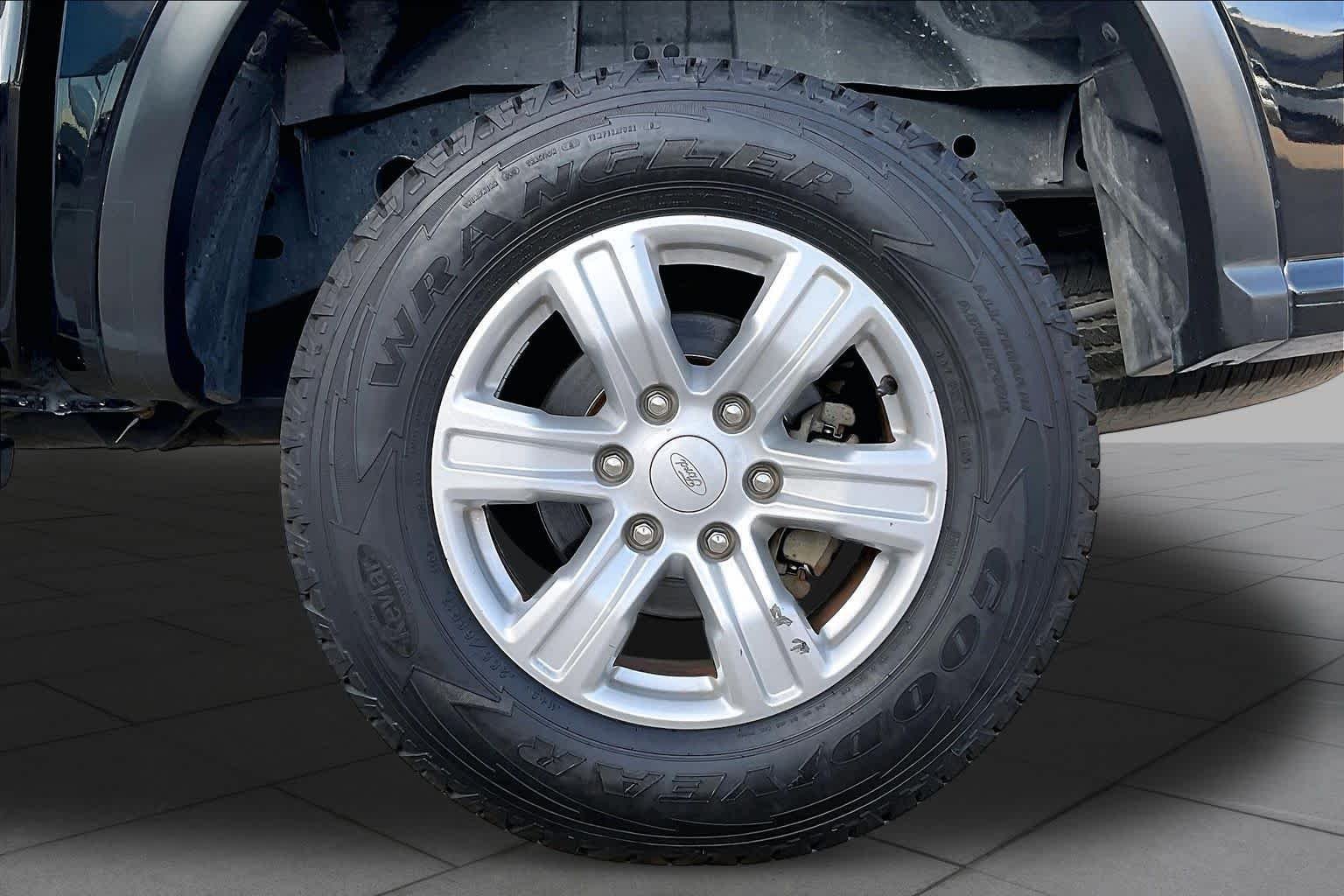 Used 2019 Shadow Black Ford XL image 10