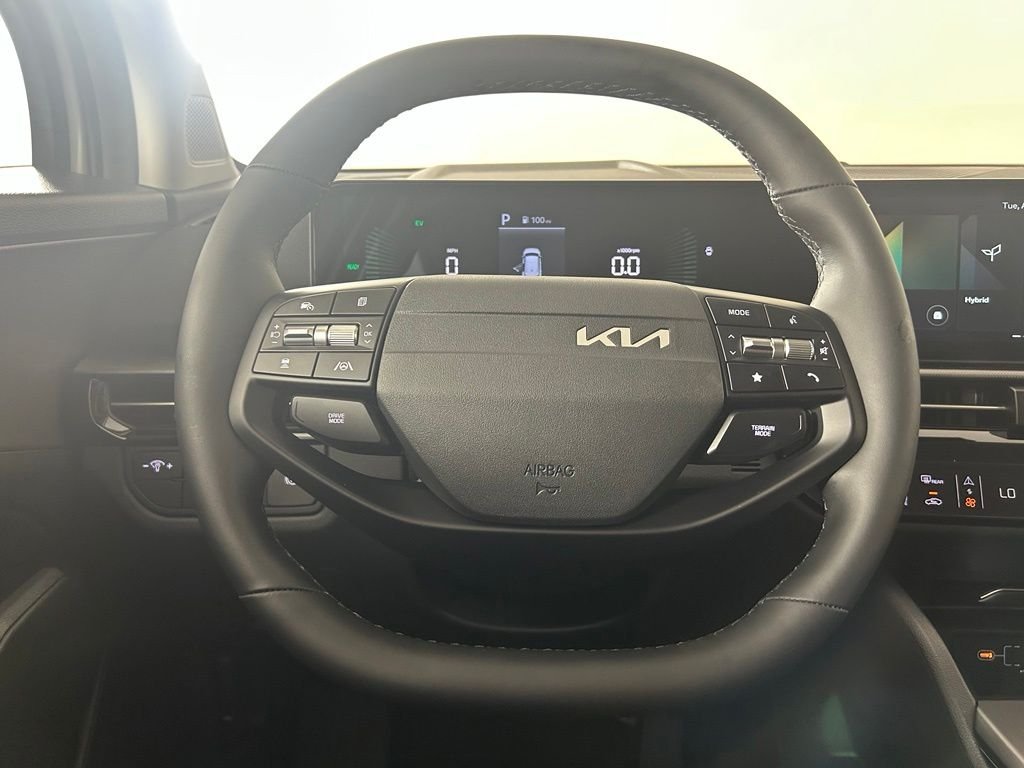 New 2027 White Kia S image 5