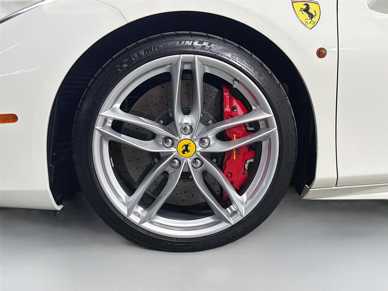 Used 2018 Bianco Avus Ferrari Base image 11