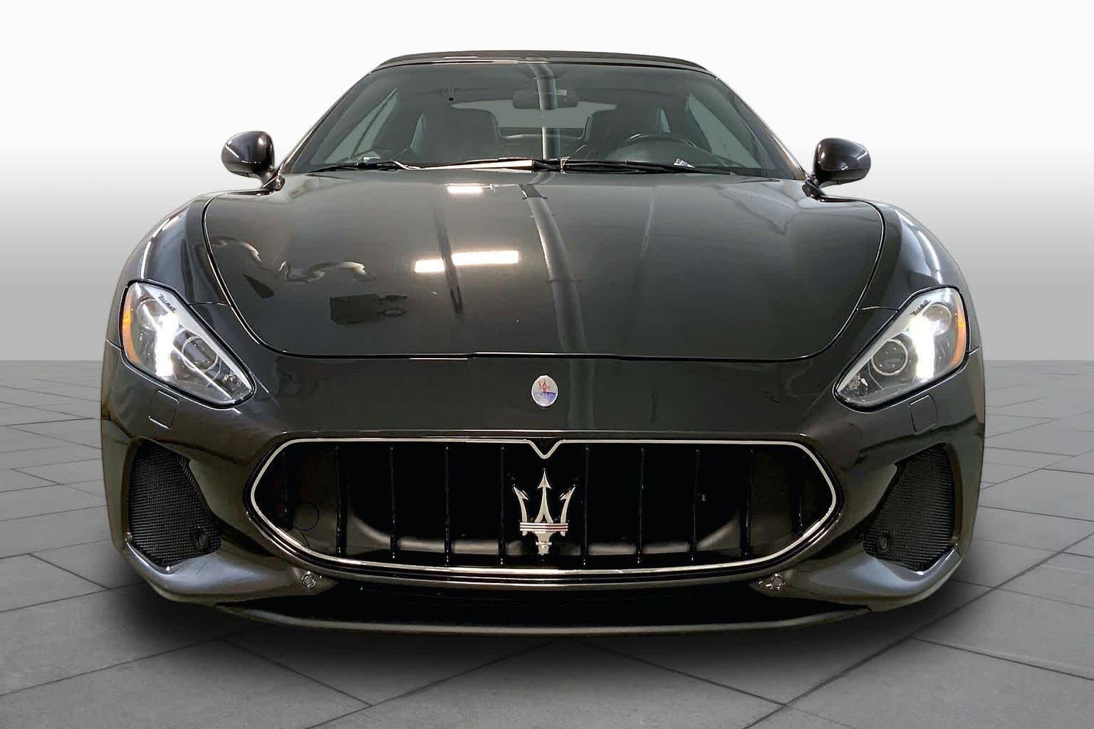 Used 2018 Grigio Granito Metallic Maserati Sport image 3
