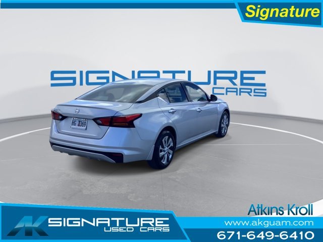 Used 2022 Brilliant Silver Metallic Nissan 2.5 S image 9