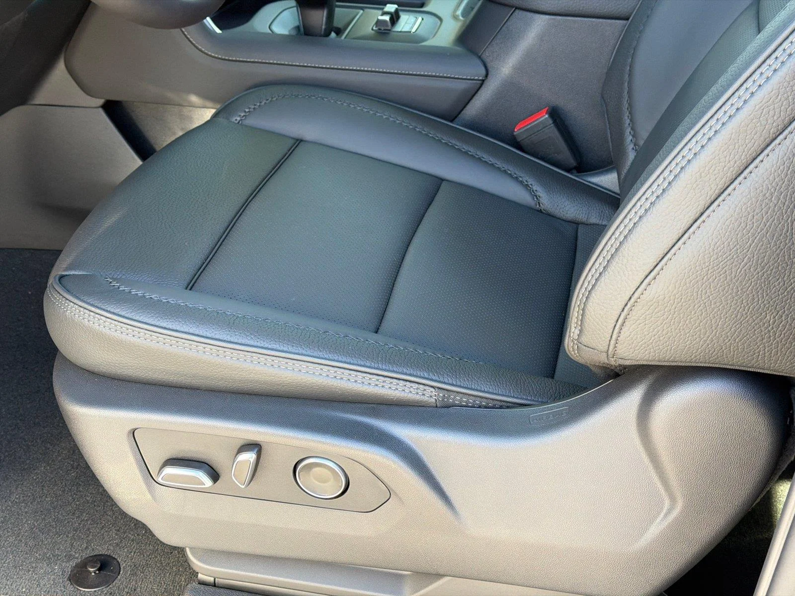2026 GMC Sierra 1500 Denali - Photo 15