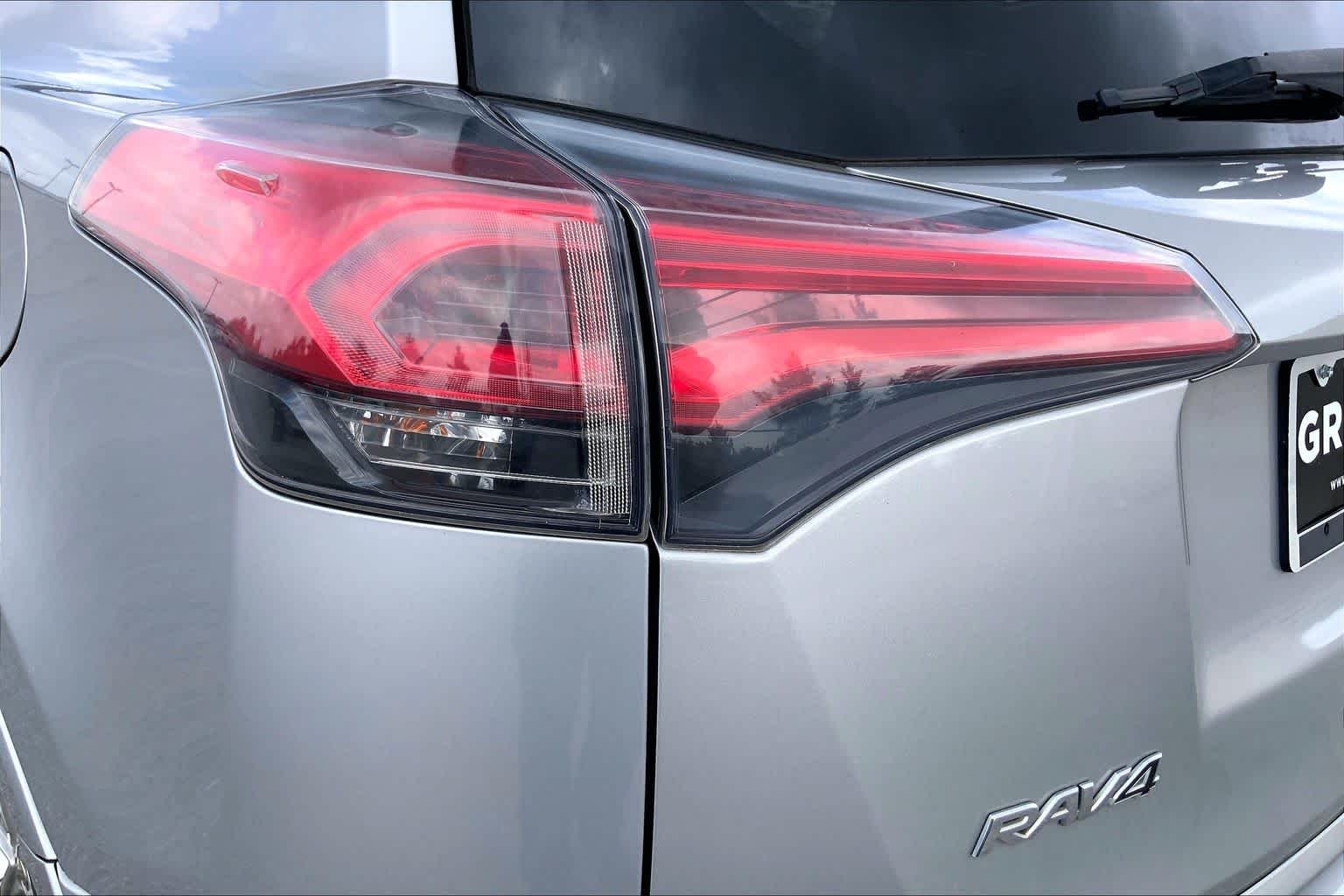 Used 2017 Silver Sky Metallic Toyota Platinum image 28