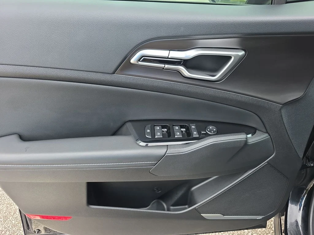Used 2025 Black Kia EX image 17