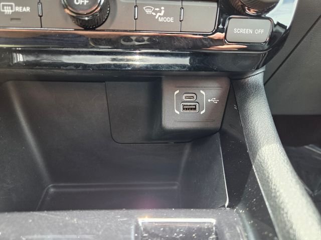 Certified Used 2022 Black Jeep Latitude image 27