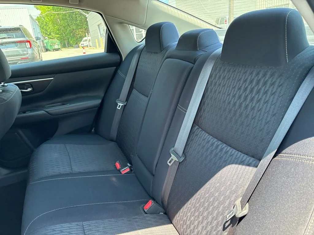 Used 2017 Silver Nissan 2.5 SV image 23