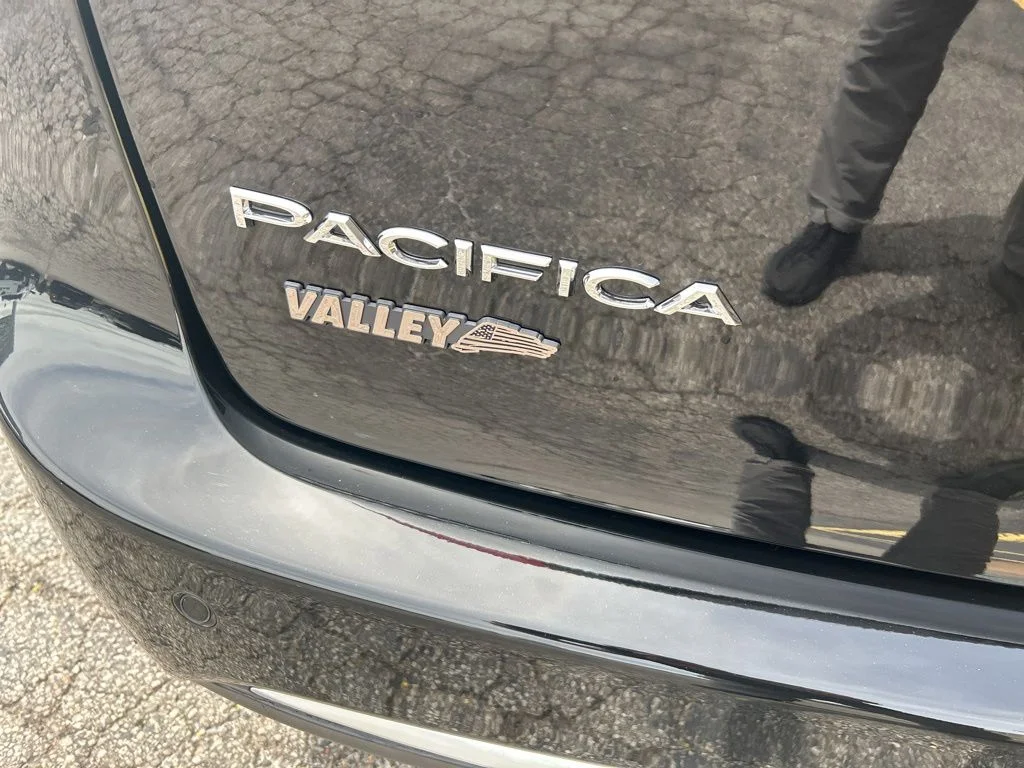 New 2027 Black Chrysler Limited image 7