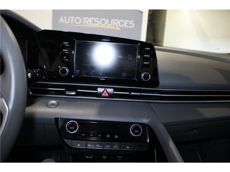 Used 2021 Quartz White Hyundai SEL image 28