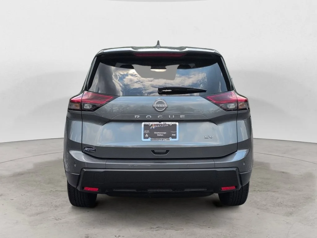 Used 2024 Gray Nissan SV image 4