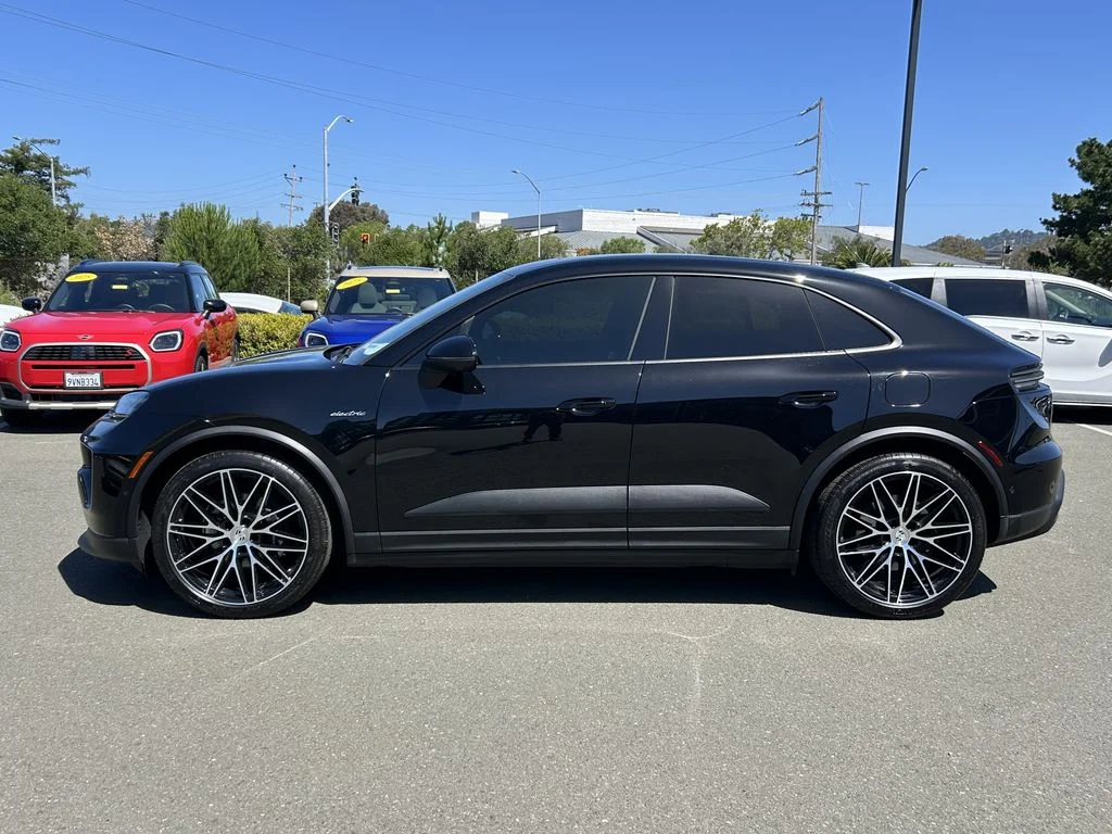 Used 2025 Porsche Macan Base with VIN WP1AD2XA8SL077862 for sale in Corte Madera, CA