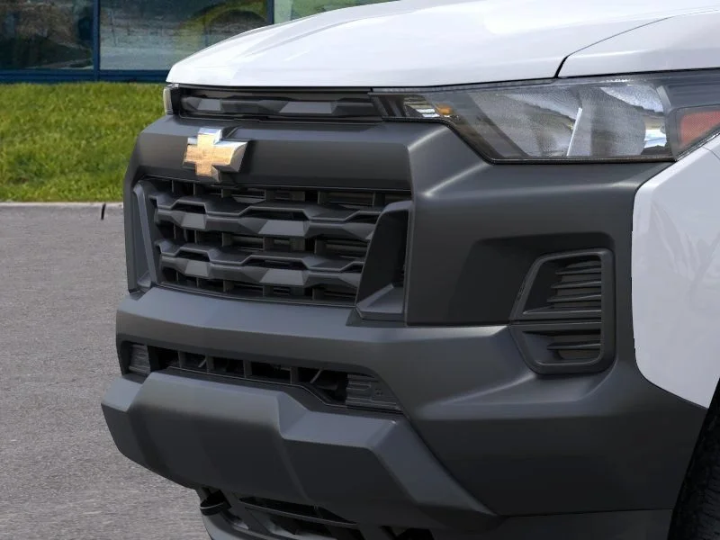New 2026 Summit White Chevrolet WT image 20