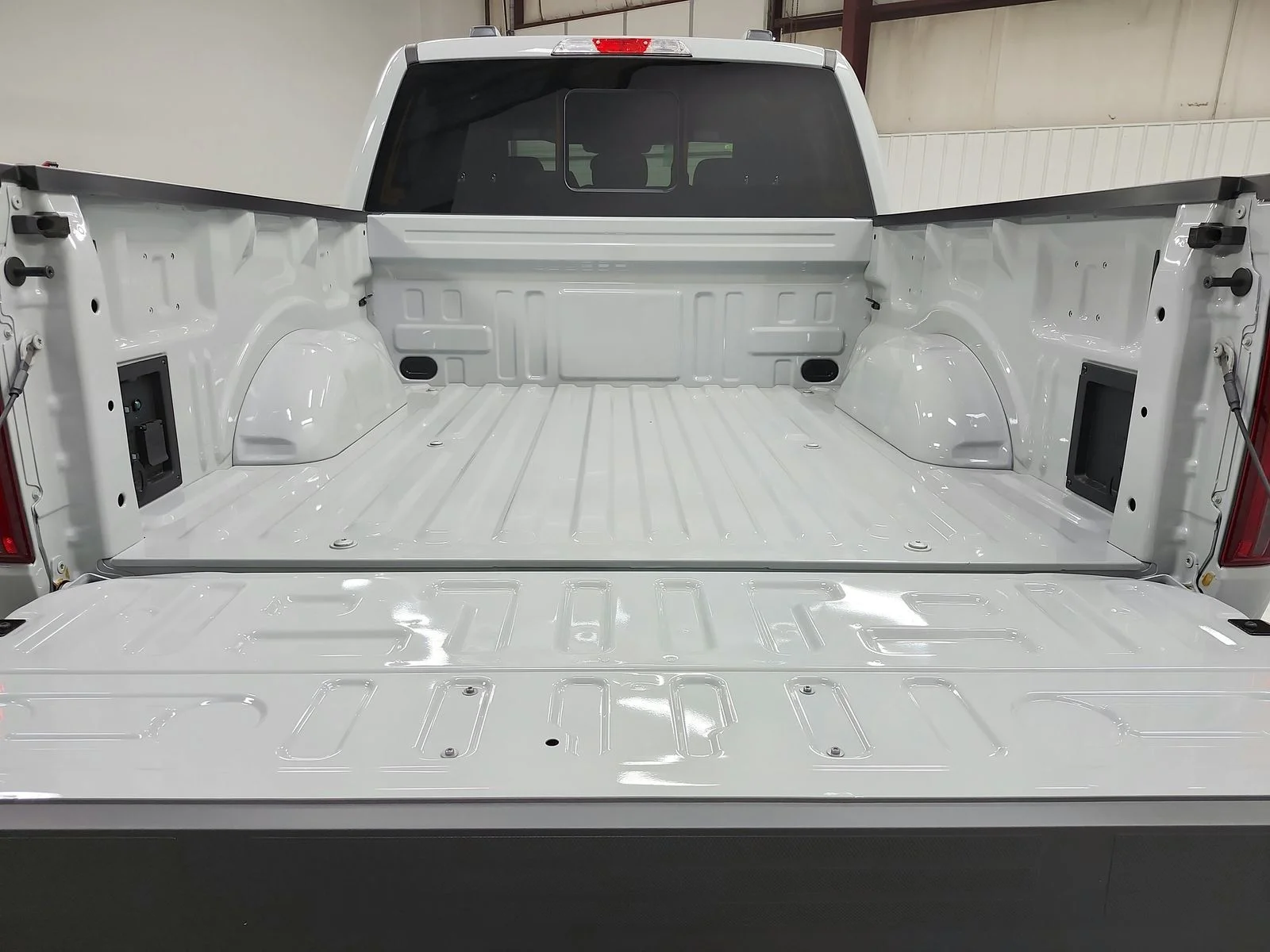 New 2026 White Ford Tremor image 48