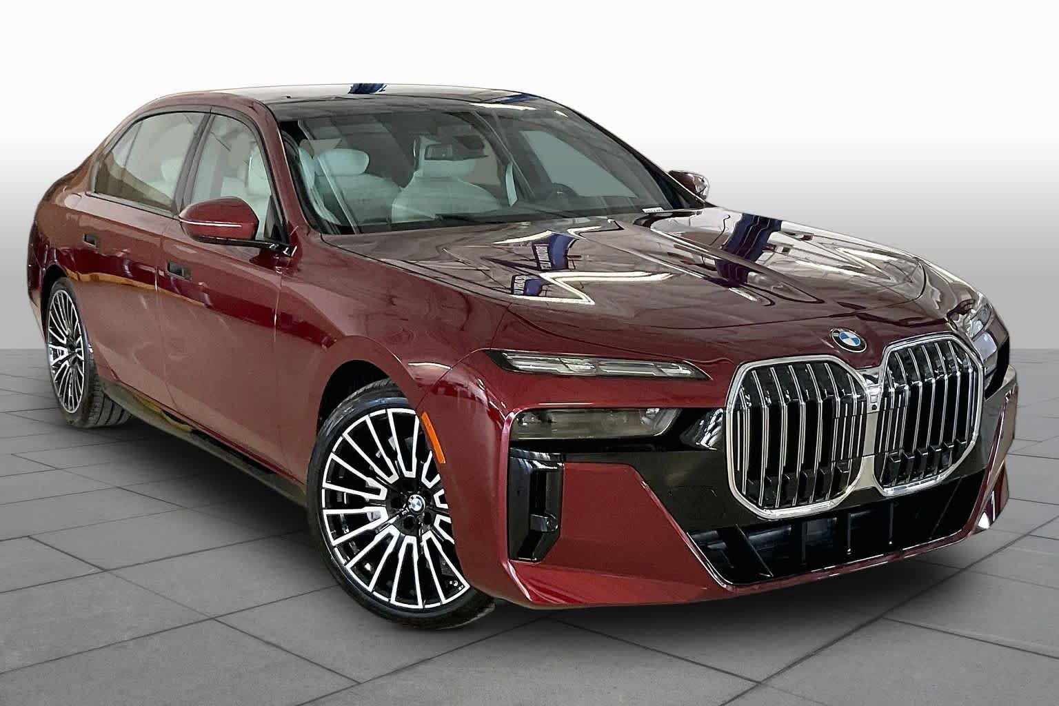 New 2026 Aventurin Red Metallic BMW 740i xDrive image 2