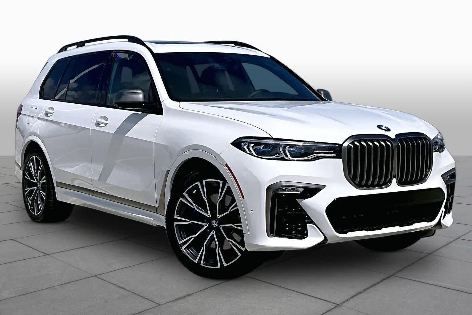 Used 2022 Alpine White BMW M50i image 2