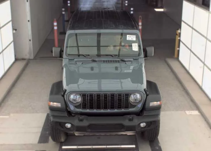 Used 2024 Anvil Clear Coat Jeep Sport image 2