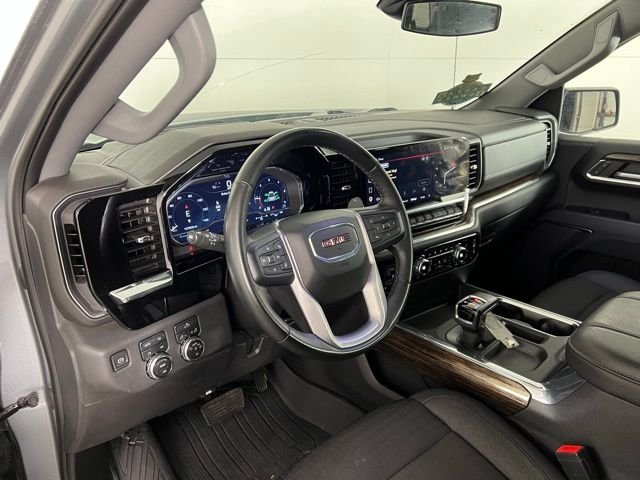 Used 2023 Silver GMC Elevation image 12