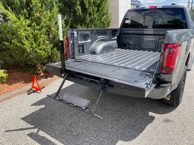 New 2026 CARBONIZED GRAY Ford XLT image 57