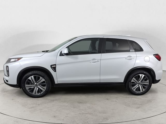 Used 2024  Mitsubishi 2.0 ES image 8