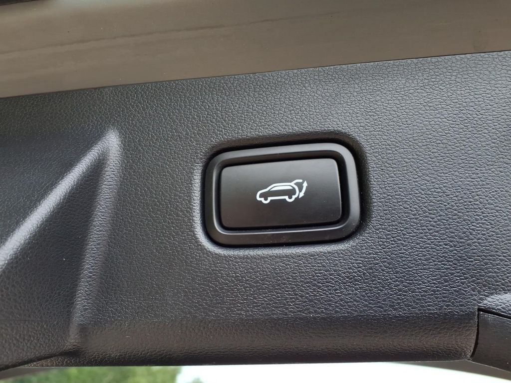 Certified Used 2024 Hampton Gray Hyundai SEL image 13
