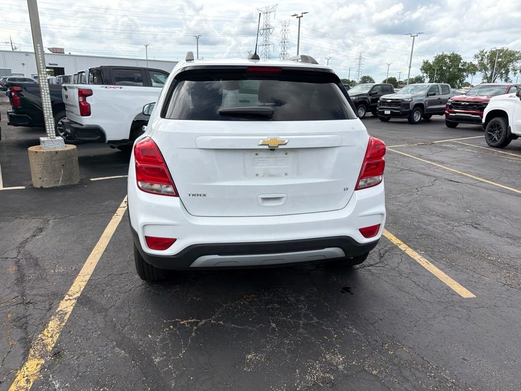 Used 2018 White Chevrolet LT image 3