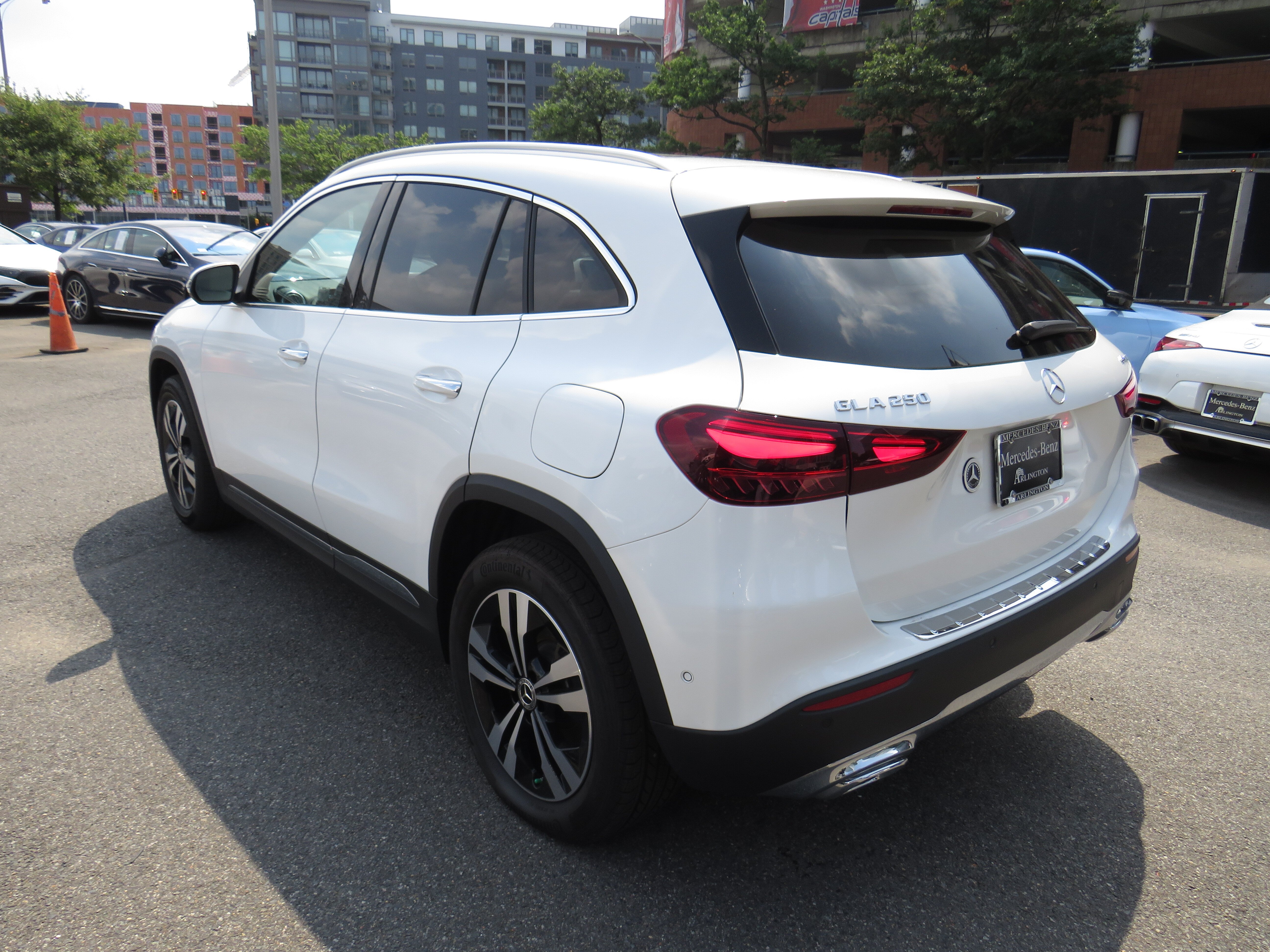 Used 2026 Polar White Mercedes-Benz GLA 250 4MATIC® image 2