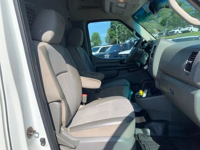 Used 2014 White Nissan S image 20