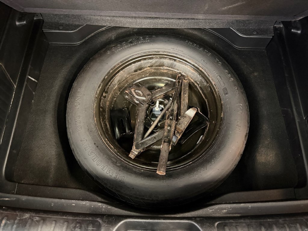Used 2021 Blue Jeep Limited image 27