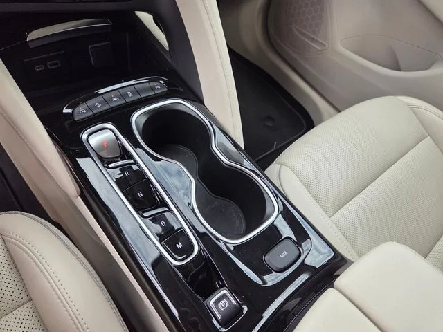 Used 2023 Black Buick Essence image 24