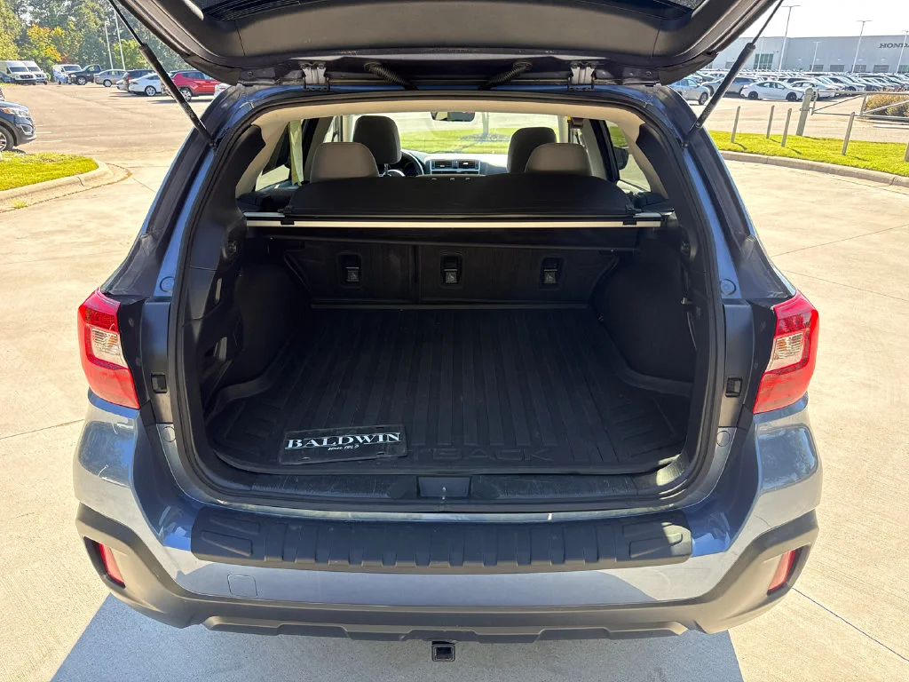 Used 2018 Twilight Blue Metallic Subaru 2.5i Premium image 32