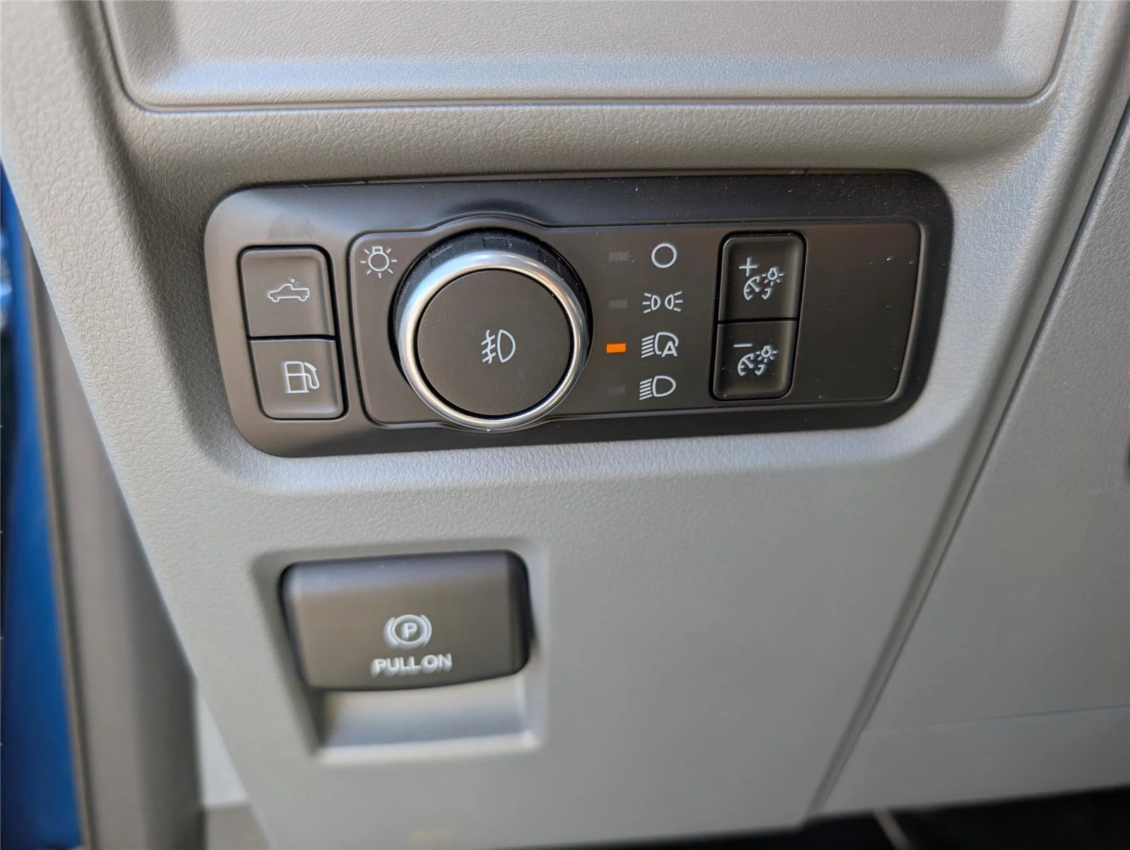 Used 2024 Oxford White Ford XLT image 28