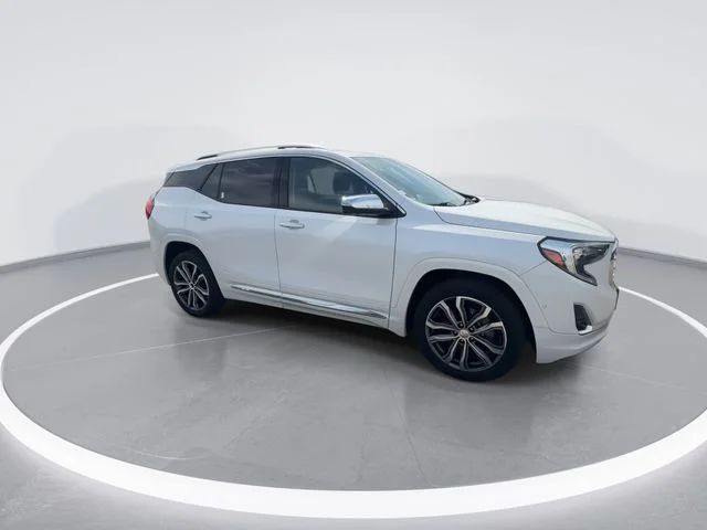 Used 2020 White GMC Denali image 2