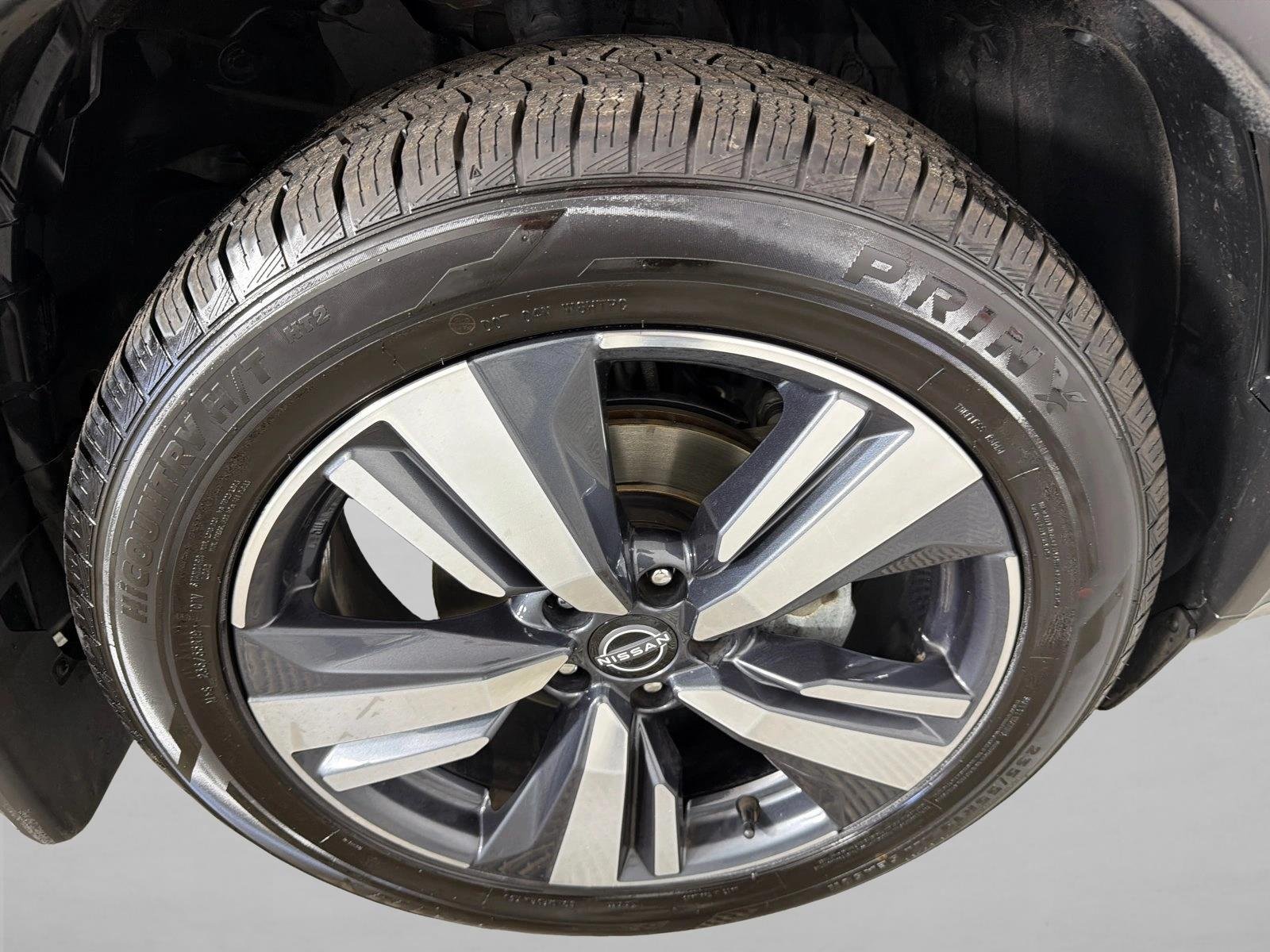 Used 2023 Super Black Nissan SL image 13