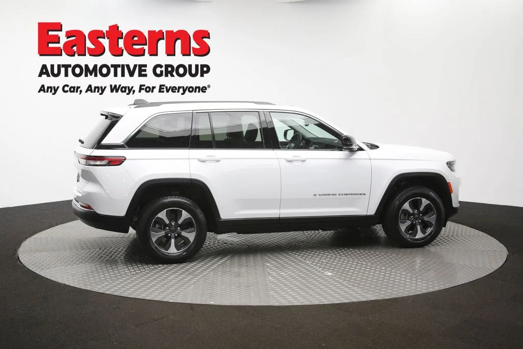 Used 2022 White Jeep 4xe image 47