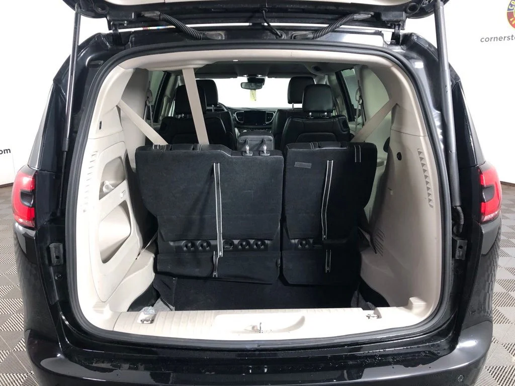 Used 2023 Black Chrysler Touring L image 20