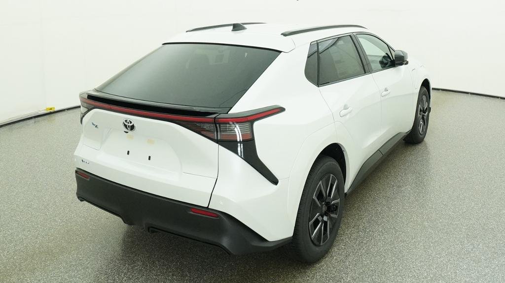 New 2027 Wind Chill Pearl Toyota XLE image 22