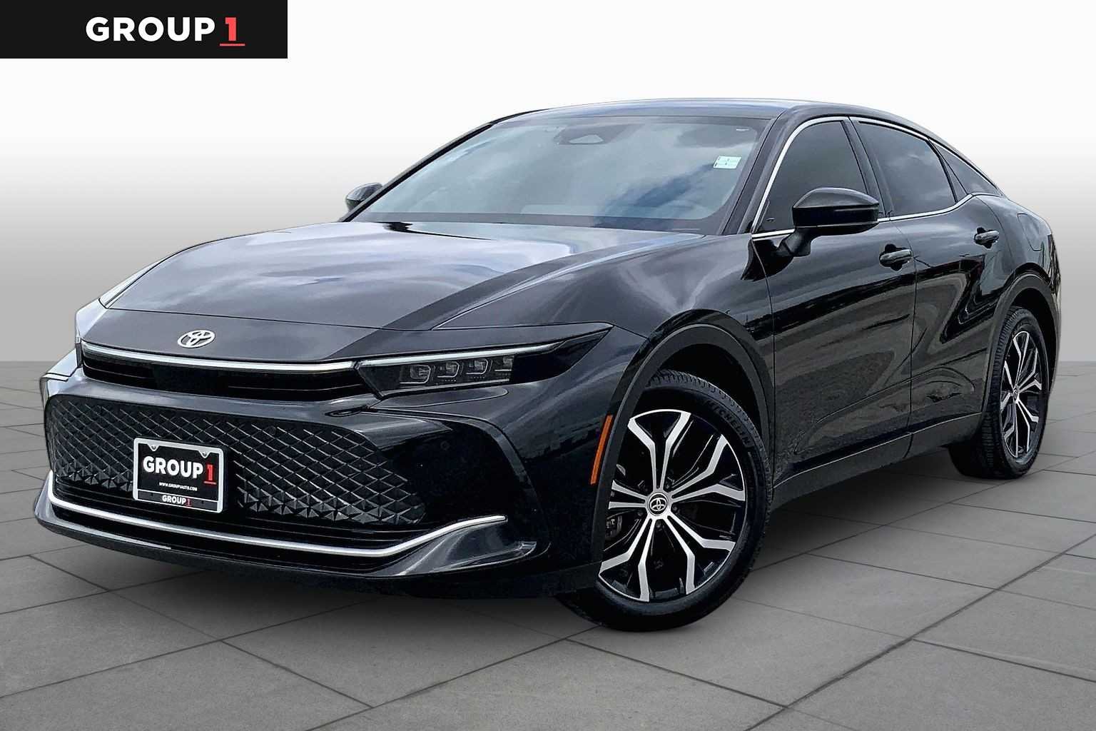 2023 Toyota Crown Limited AWD's photo