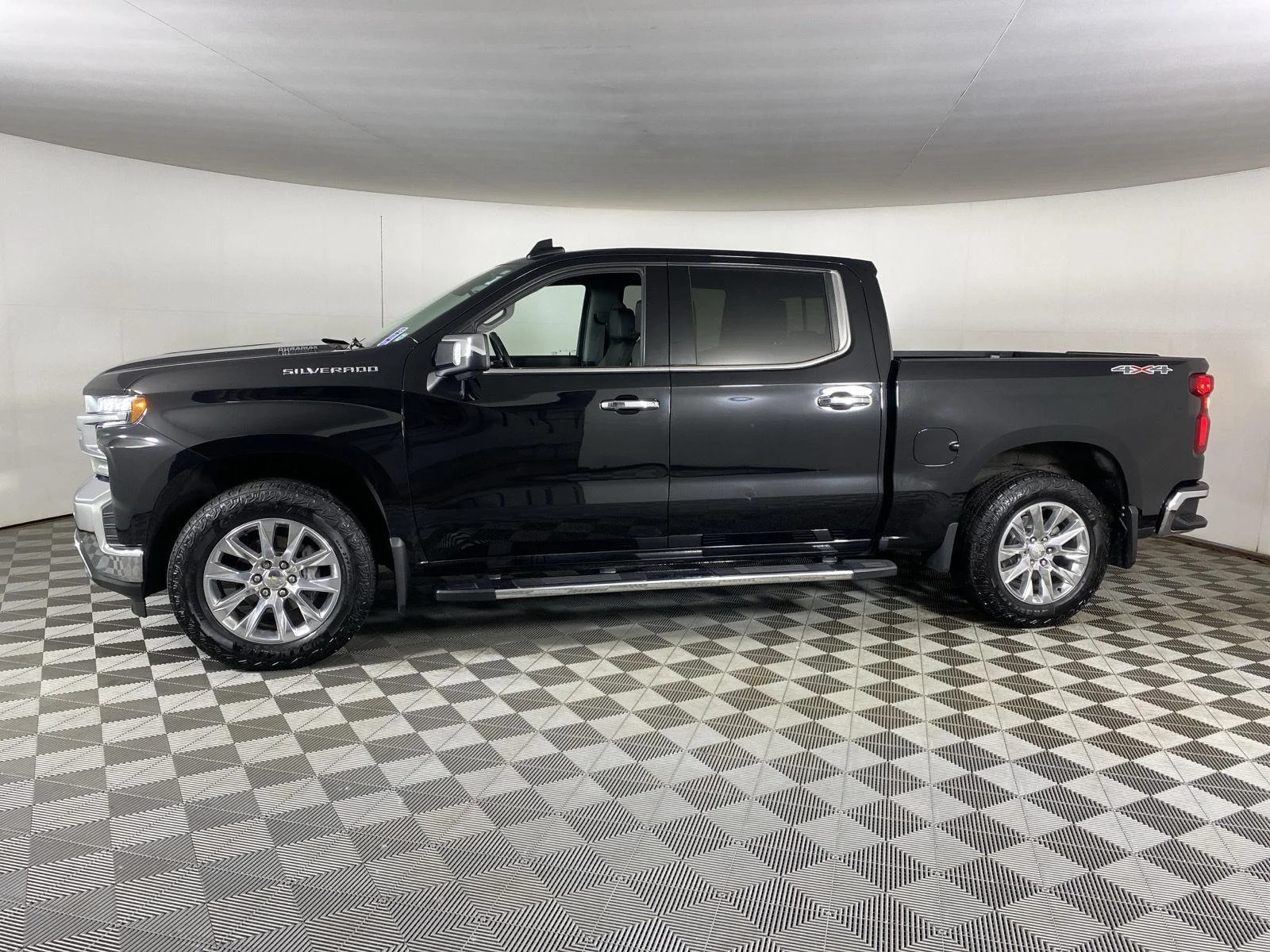 Used 2021 Black Metallic Chevrolet LTZ image 4