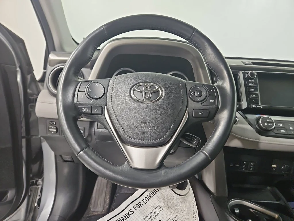 Used 2017 Silver Toyota Platinum image 14